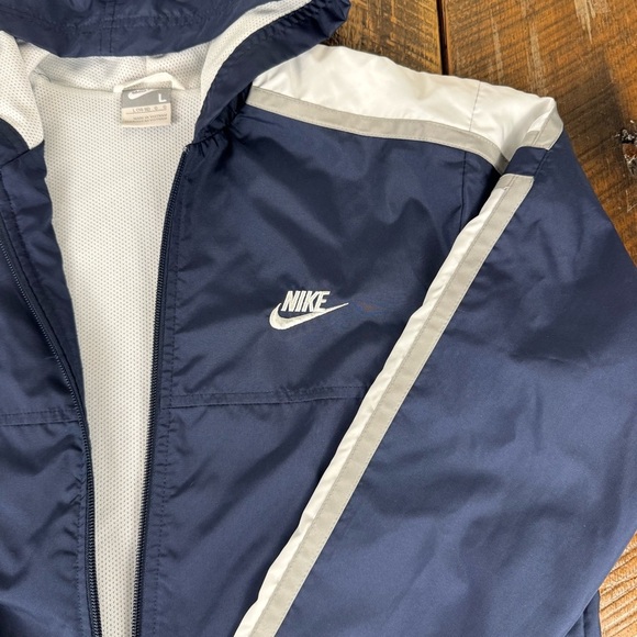 Vintage Nike Kids Windbreaker - Picture 2 of 4